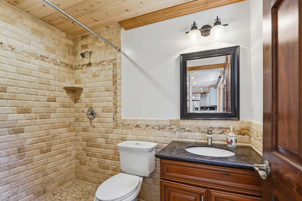 https://media.crmls.org/mediaz/6b780c18-7129-41df-a12f-5b2fd0fbc444.jpg?preset=X-Large
