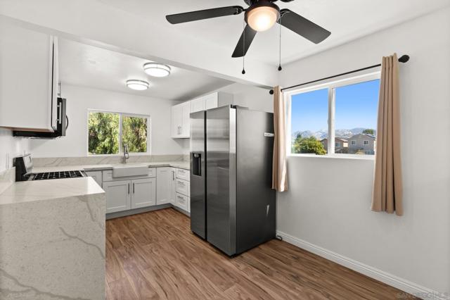 Image 11 of 41 For 11816 Waterhill Rd