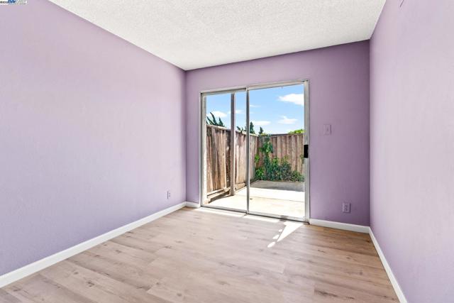 446 Bayview Cir, San Francisco CA: https://media.crmls.org/mediaz/6b7897d4-82cd-4480-9819-3c360ad660de.jpg