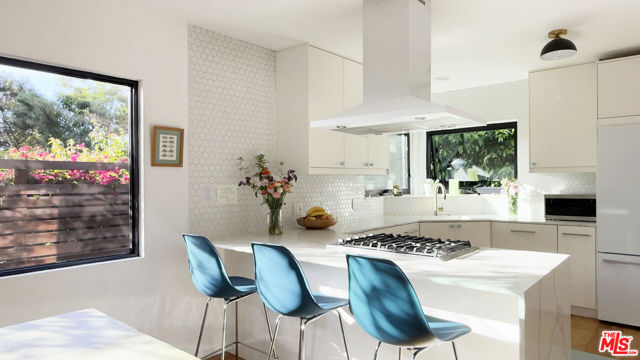 1407 Randall Court, Los Angeles CA: https://media.crmls.org/mediaz/6b790522-f249-4f13-9901-087fe6f77b4e.jpg