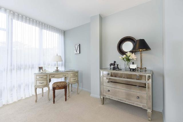 101 Coast Boulevard, La Jolla CA: https://media.crmls.org/mediaz/6b792884-cbe8-459b-a6bd-8f99e4444dcc.jpg