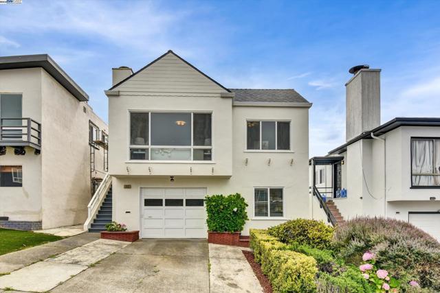 153 Morningside Dr, Daly City CA: https://media.crmls.org/mediaz/6b7a5613-21c3-4e5a-9d9e-0f37f6991fb4.jpg