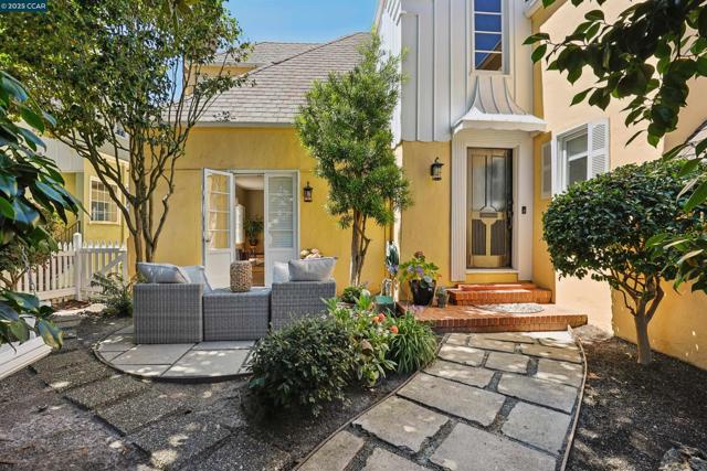 680 Grizzly Peak Blvd, Berkeley CA: https://media.crmls.org/mediaz/6b7a61e8-f869-43dc-a6d2-ff22c339ed8f.jpg