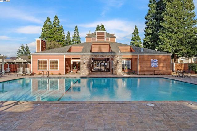254 Eastridge Dr, San Ramon CA: https://media.crmls.org/mediaz/6b7ae1b0-aab6-4463-bcce-811c56e2d51e.jpg