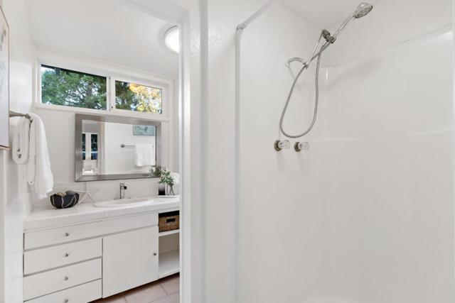 1019 Los Trancos Road, Portola Valley CA: https://media.crmls.org/mediaz/6b7af89b-2571-4f93-91f8-5df349901f2c.jpg