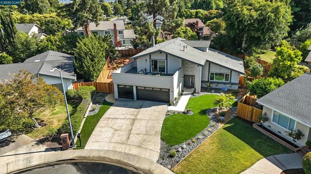 31 Junewood Ct, Danville CA: https://media.crmls.org/mediaz/6b7b72a1-3c78-4af9-b67d-e0f5f3b309ce.jpg