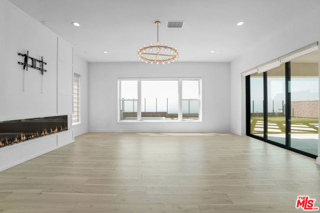 20188 W Marlow Lane, Porter Ranch CA: https://media.crmls.org/mediaz/6b7c507b-a5cb-4b0c-ada6-8aed7bb8fec7.jpg