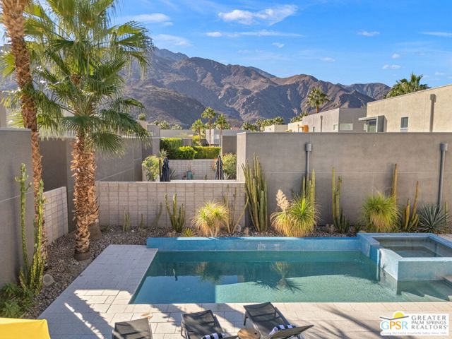 1065 Dane Drive, Palm Springs CA: https://media.crmls.org/mediaz/6b7c98eb-1623-4db2-96a9-ed50dfb02885.jpg