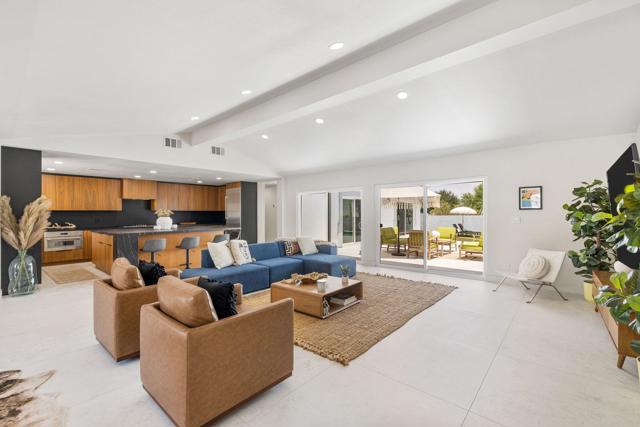 73298 Buckboard Trail, Palm Desert CA: https://media.crmls.org/mediaz/6b7c9e01-6911-445d-8e2f-1c8d79bcc72e.jpg