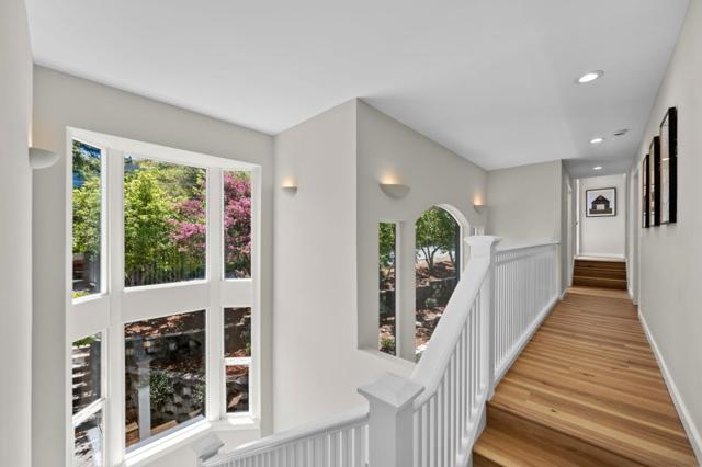 3554 Oak Knoll Drive, Redwood City CA: https://media.crmls.org/mediaz/6b7d1ac5-03a0-4467-9f07-4883b6b396f4.jpg