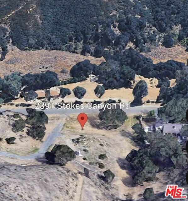 2391 Stokes Canyon Rd, Calabasas CA: https://media.crmls.org/mediaz/6b7d355c-44fb-4231-bc25-28ec73d8ec0d.jpg