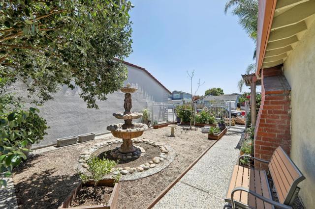 27 Southfield Court, San Jose CA: https://media.crmls.org/mediaz/6b7ddeff-b9ea-45db-9e5c-b4de92c44cf1.jpg