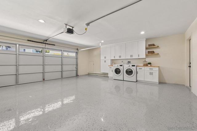 896 La Jolla Rancho Road, La Jolla CA: https://media.crmls.org/mediaz/6b7e7c56-2c8a-4249-a0e1-41846376ab19.jpg