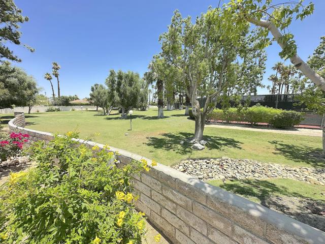 1262 Sunflower N Circle, Palm Springs CA: https://media.crmls.org/mediaz/6b7ea553-741d-4fc3-8dca-8f572e4434c5.jpg