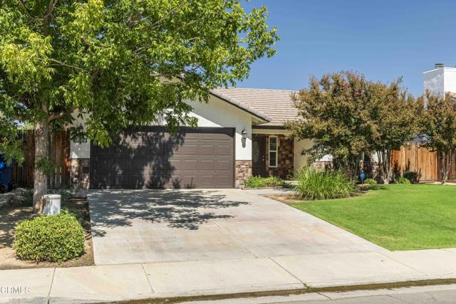 Detail Gallery Image 5 of 39 For 10908 Royal Ascot Ave, Bakersfield,  CA 93312 - 4 Beds | 2 Baths