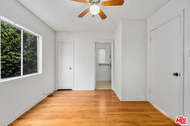 1507 14th Street, Santa Monica CA: https://media.crmls.org/mediaz/6b7fb7dd-c4ce-4730-8087-64247797f3cf.jpg