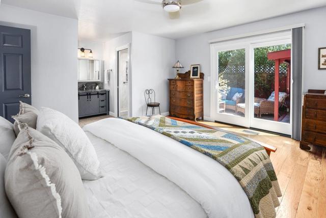 4214 Gull Cove Way, Capitola CA: https://media.crmls.org/mediaz/6b7fd069-2889-4676-95f0-db93b32d5009.jpg