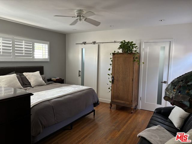 22491 Domingo Road, Woodland Hills CA: https://media.crmls.org/mediaz/6b803e54-5a46-4713-8629-5e7dbdd7eb8d.jpg