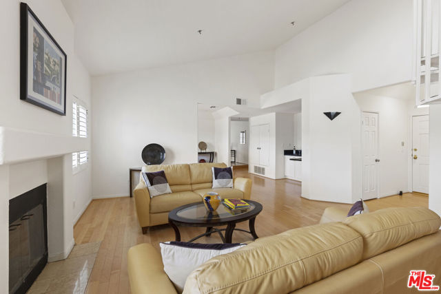 10630 Moorpark Street, North Hollywood CA: https://media.crmls.org/mediaz/6b80a0a1-3132-4d67-878e-e5f66ad5a159.jpg