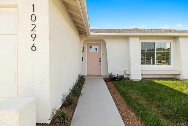 Detail Gallery Image 4 of 25 For 10296 Baroness Ave, San Diego,  CA 92126 - 3 Beds | 2 Baths