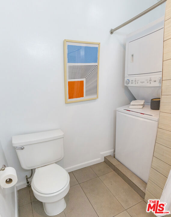 654 Broadway Street photo 34