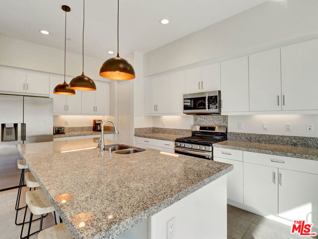 80240 Platinum Way, La Quinta CA: https://media.crmls.org/mediaz/6b818355-3fe1-44e1-b8ac-111ce5f984f4.jpg