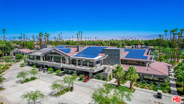 84 Running Springs Drive, Palm Desert CA: https://media.crmls.org/mediaz/6b81f668-1605-4ffd-9a4a-c03ba7420592.jpg