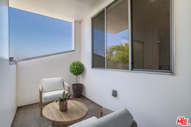 803 Wilcox Avenue, Los Angeles CA: https://media.crmls.org/mediaz/6b8274ea-24fa-4bc1-935b-d37d3cc50efd.jpg