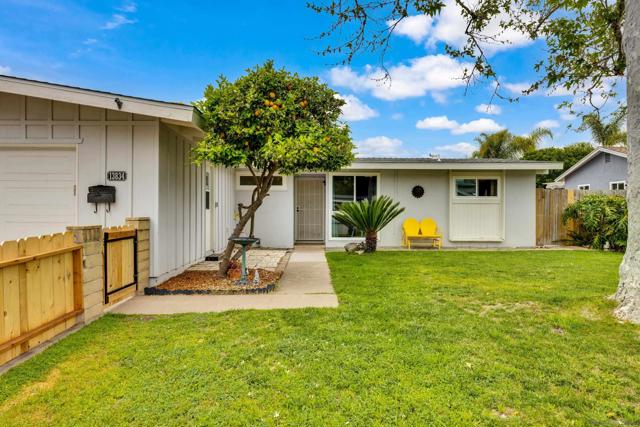13834 Tobiasson Rd, Poway CA: https://media.crmls.org/mediaz/6b829503-fa25-4f24-89d9-226a15b76956.jpg