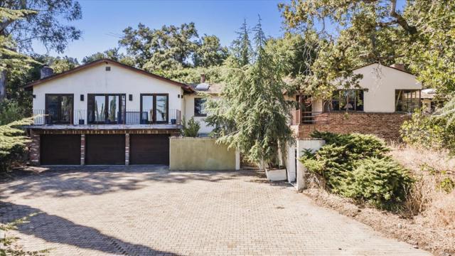 11090 Mora Drive, Los Altos Hills CA: https://media.crmls.org/mediaz/6b830df1-c020-4cf0-bdd1-7fa61c0679d3.jpg