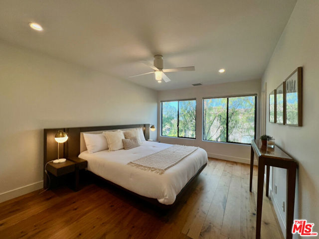 6435 Innsdale Drive, Los Angeles CA: https://media.crmls.org/mediaz/6b835ecd-4d0c-417d-8213-693a9ace4ebc.jpg