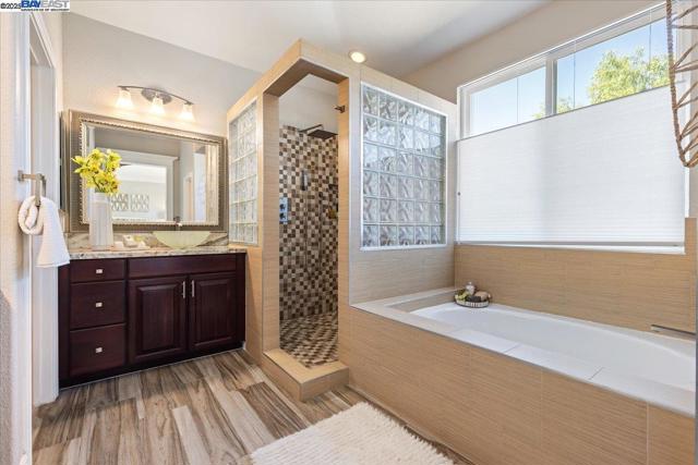 1699 Lodestone Rd, Livermore CA: https://media.crmls.org/mediaz/6b83828a-01c3-4f6f-b537-1bc17844e677.jpg