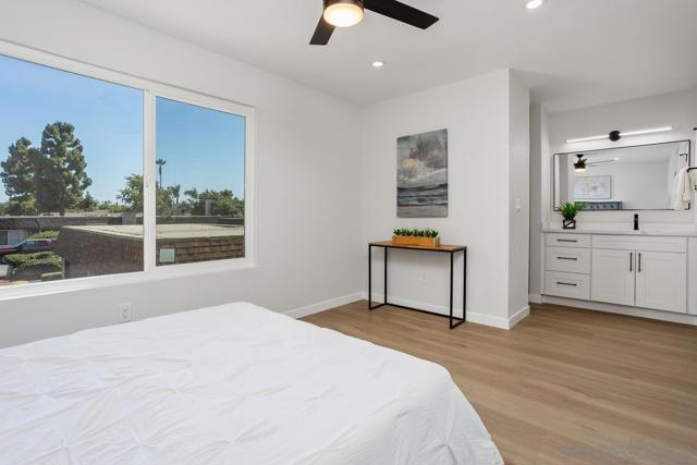 268 Festival Dr, Oceanside CA: https://media.crmls.org/mediaz/6b838bb5-c6ef-47f3-acf8-53ff66512ece.jpg
