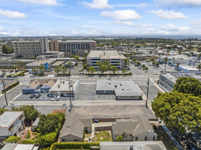 130 132 Virginia Drive, Ventura CA: https://media.crmls.org/mediaz/6b83d1dd-2182-4bff-abfc-d58d18345de6.jpg