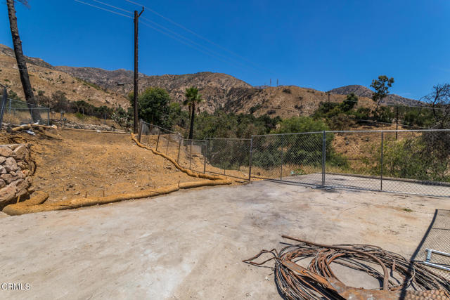 3360 Villa Grove Dr Drive, Altadena CA: https://media.crmls.org/mediaz/6b8421a7-c942-4b22-8c0c-fc6c4f3352c5.jpg