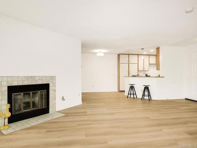 Detail Gallery Image 4 of 32 For 7263 Camino Degrazia #31,  San Diego,  CA 92111 - 2 Beds | 2 Baths