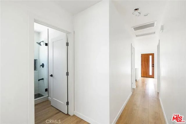935 E Fairview Boulevard, Inglewood CA: https://media.crmls.org/mediaz/6b8477ae-9c91-41ce-9fe7-78a70db4acfa.jpg