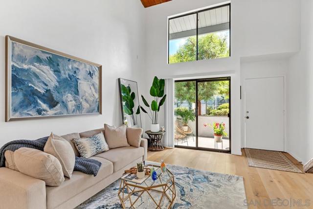 3238 Via Alicante, La Jolla CA: https://media.crmls.org/mediaz/6b8526d8-048a-450f-8e74-3c027f4165e4.jpg