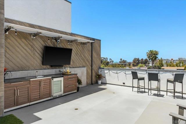 2677 State Street, Carlsbad CA: https://media.crmls.org/mediaz/6b856b0d-fe5f-49ba-b3f3-afbdbc9007f6.jpg