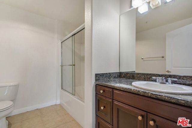 3740 Santa Rosalia Drive, Los Angeles, California 90008, 2 Bedrooms Bedrooms, ,2 BathroomsBathrooms,Condominium,For Sale,Santa Rosalia,24432927