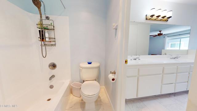 232 Gazania Court, Thousand Oaks CA: https://media.crmls.org/mediaz/6b862b2b-da9c-4dd3-97a7-af9a518edc0b.jpg