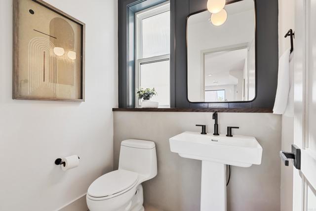 326 Chinquapin Avenue, Carlsbad CA: https://media.crmls.org/mediaz/6b875000-d4a9-451c-b58e-e8ae654b901b.jpg