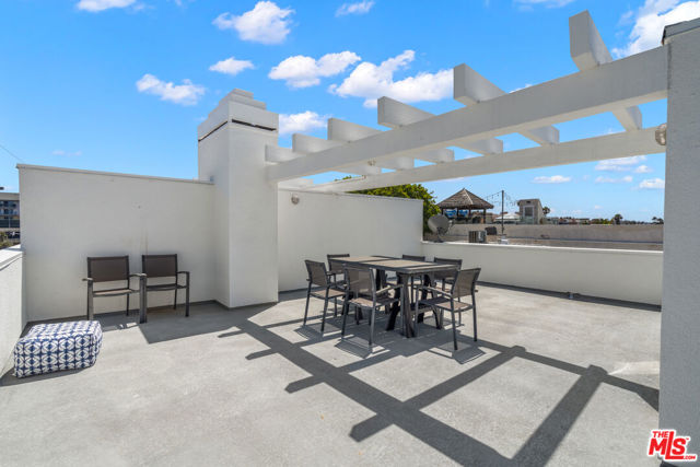 3501 Esplanade, Marina del Rey CA: https://media.crmls.org/mediaz/6b878a15-f35f-4f31-afa3-1206b4f25189.jpg