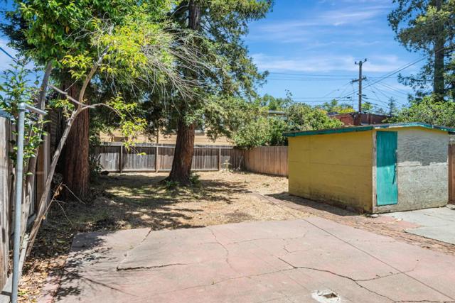 141 Clinton Street, Redwood City CA: https://media.crmls.org/mediaz/6b87b5fe-aef2-481e-bc35-04d41dc358d0.jpg
