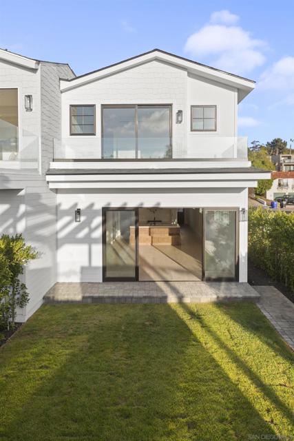 Image 18 of 27 For 7214 Fay Ave