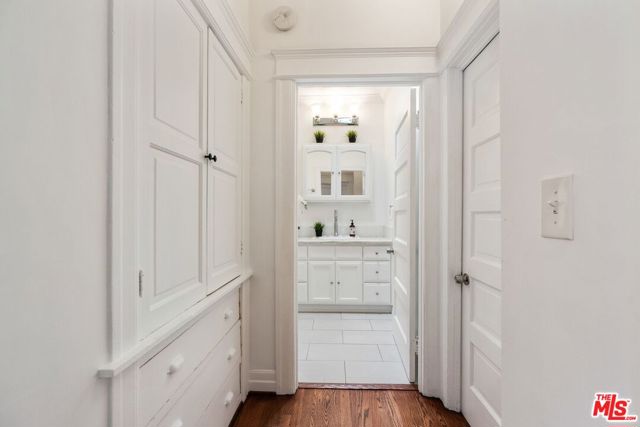 2130 W 27th Street, Los Angeles CA: https://media.crmls.org/mediaz/6b880d49-162d-461f-9c38-330de5286efa.jpg