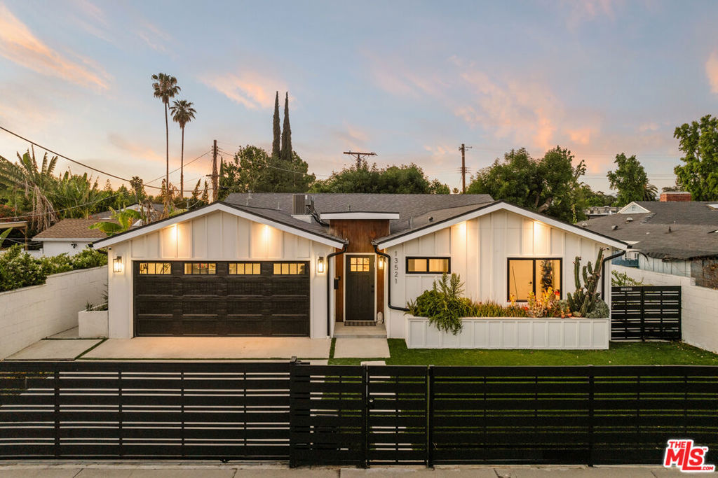 13521 Magnolia Boulevard