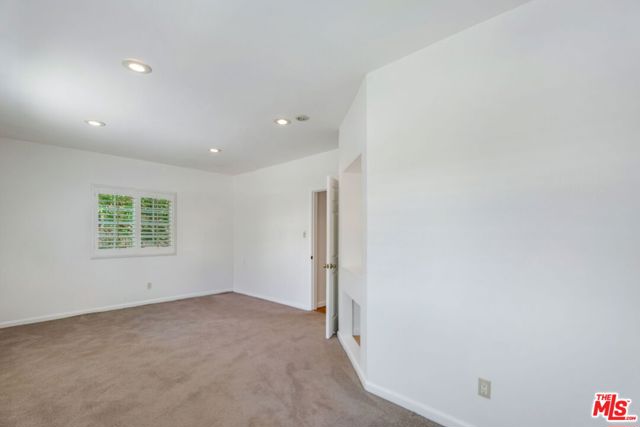 4521 Don Timoteo Drive, Los Angeles CA: https://media.crmls.org/mediaz/6b887be5-526f-441b-a935-c41a3795da92.jpg