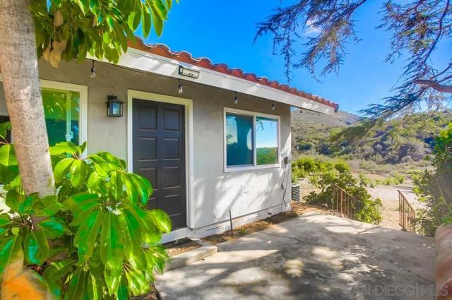 2035 Camino Cantera, Vista CA: https://media.crmls.org/mediaz/6b8944b8-42ad-41f5-b5d1-553187c06707.jpg