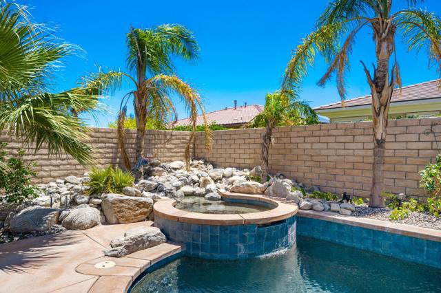 68 Via Del Pienza, Rancho Mirage CA: https://media.crmls.org/mediaz/6b8a0f93-52c7-4ebf-ac07-6a54eaa57d51.jpg